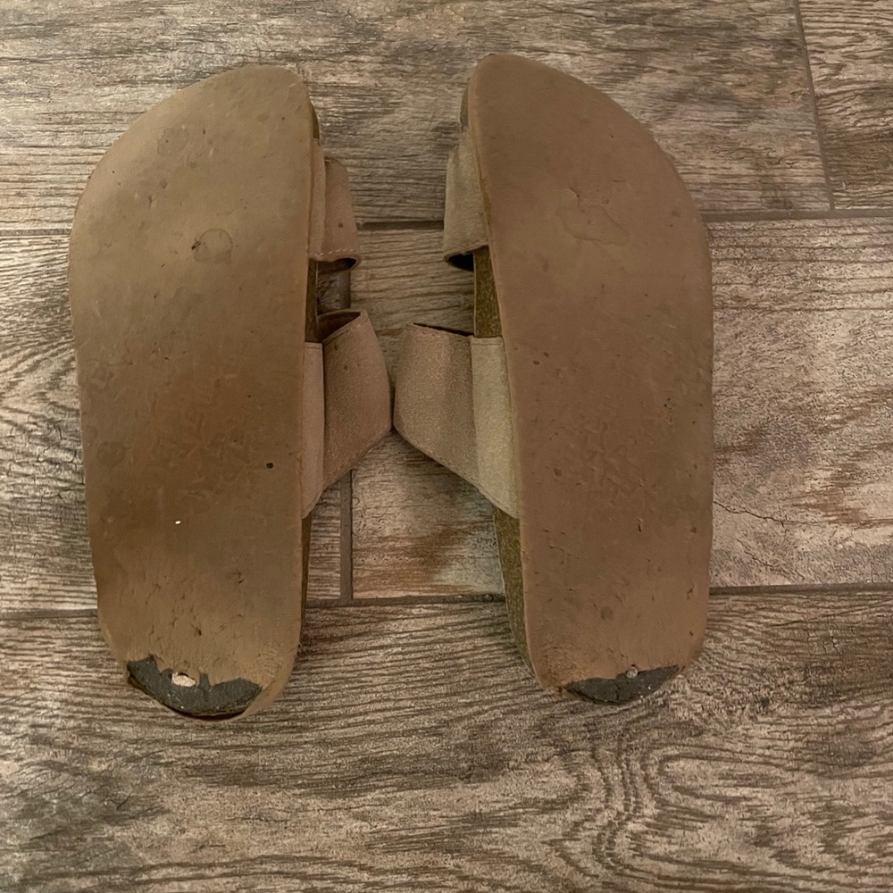 Sandals - Picture 2 of 3